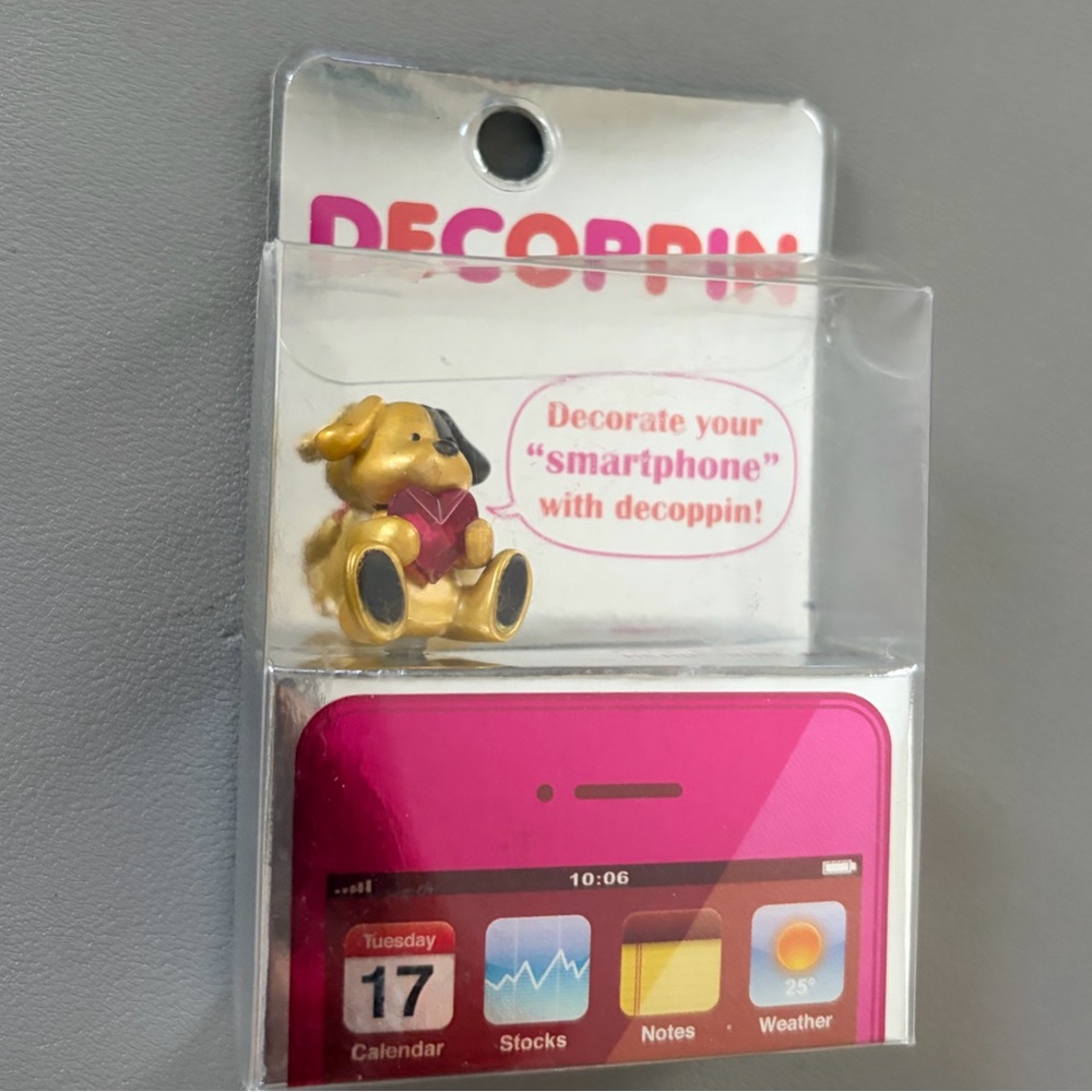 Decopin Headphone Jack Accessory Dog with Crystal Heart